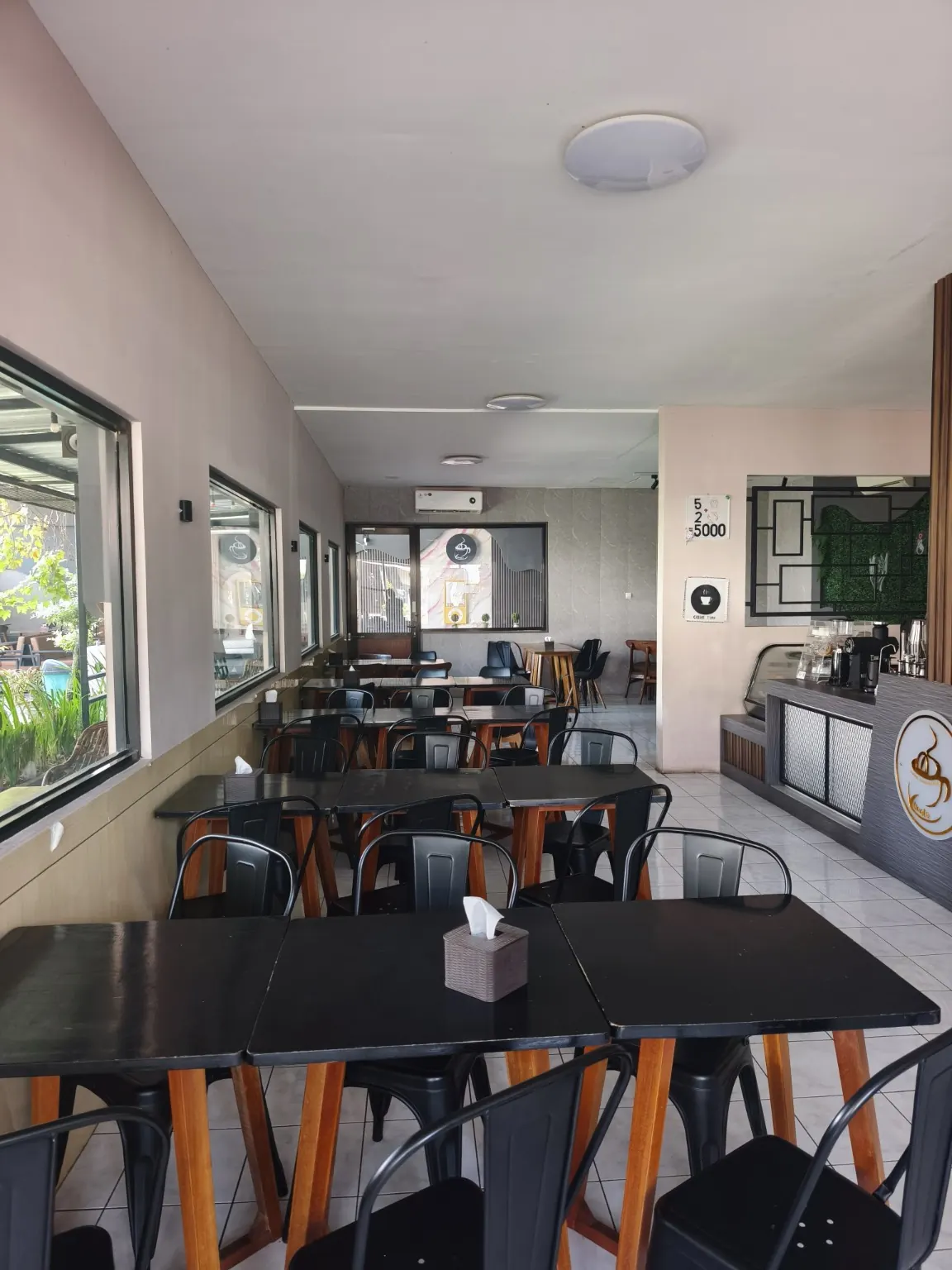 Interior Kumala